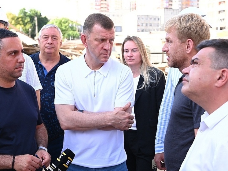 Евгений Наумов проверил ход строительства школы на улице Новороссийской