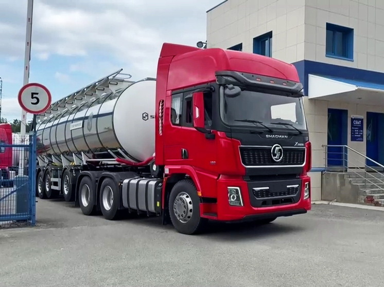 Югра подарила Макеевке автоцистерны для снабжения водой