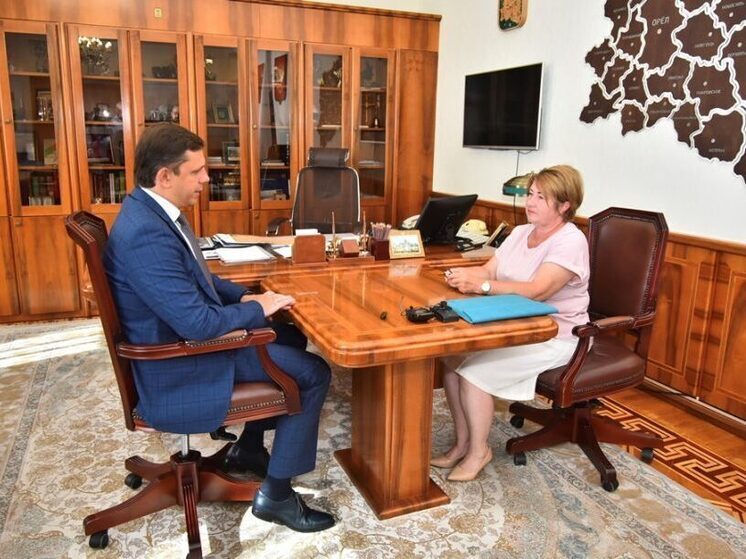 Губернатор Орловской области встретился с главой Троицкого округа ЛНР