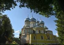 В Сланцевском районе рассматривается возможность создания реабилитационного центра для ветеранов специальной военной операции на базе прихода Пресвятой Богородицы в Пенино. Об этом сообщил в своем телеграм-канале губернатор Ленобласти Александр Дрозденко.