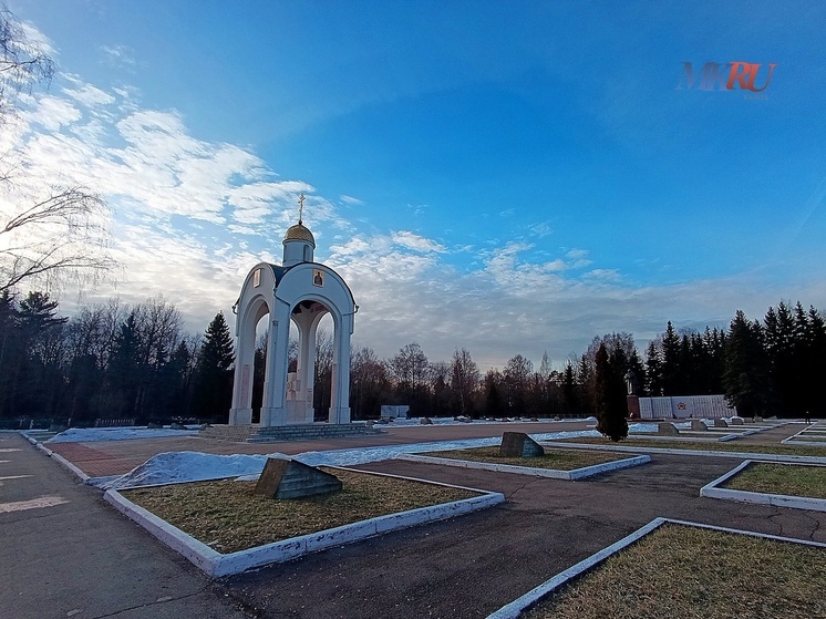 Калужан попросили не приносить еду на могилы