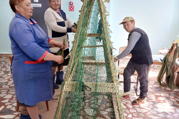 Жители Аликовского округа активно поддерживают бойцов