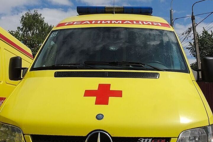 В Курской области при подрыве машины на мине ВСУ пострадал водитель трактора