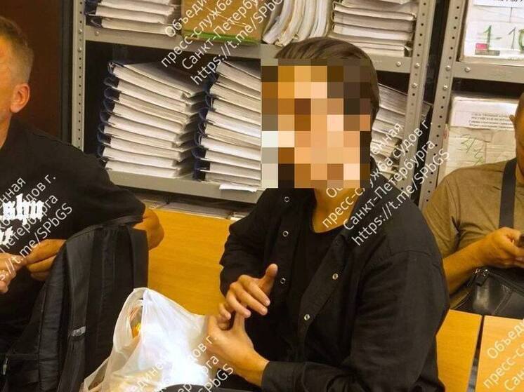 В Петербурге хулиган «подарил» девушке кредит на 300 тысяч рублей