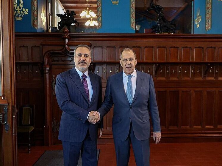 Лавров и Фидан обсудили переговорный процесс по Украине