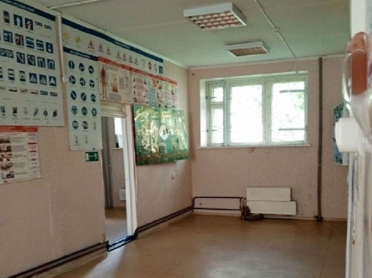 В Саяногорске автошколу выселили из здания из-за долгов по аренде