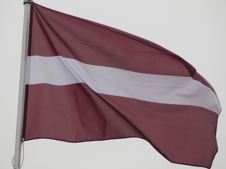 Były minister Łotwy Apinis radzi zakopać „beczkę przetrwania” w ogrodzie