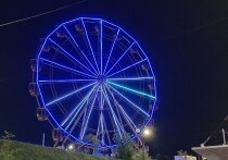 В Барнауле после ремонта заработало новое колесо обозрения, которое в конце июля, спустя три дня после запуска, внезапно остановилось. По данным «МК на Алтае», колесо начало принимать посетителей еще вечером 7 августа.