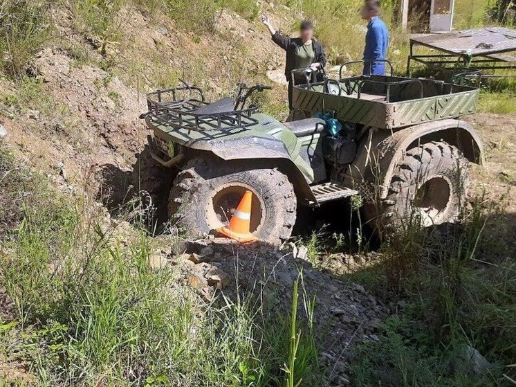 На Алтае квадроцикл слетел с обрыва. Двое госпитализированы