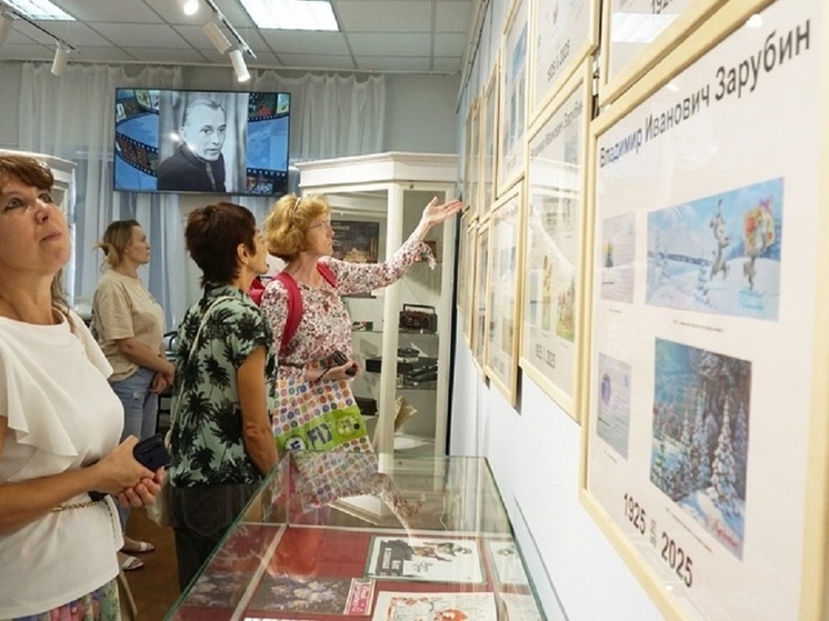 В Орловском краеведческом музее открылась выставка «Родом из детства