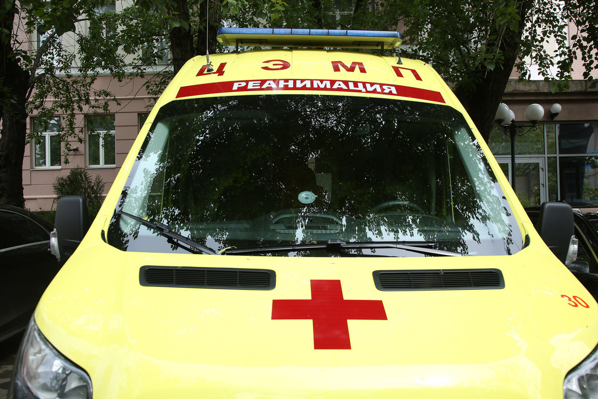 Больше 15 полицейских отравились после ужина в студенческой столовой в Казани