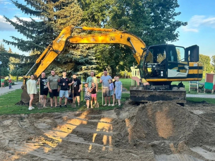 Детскую площадку в селе Новогремяченское модернизируют