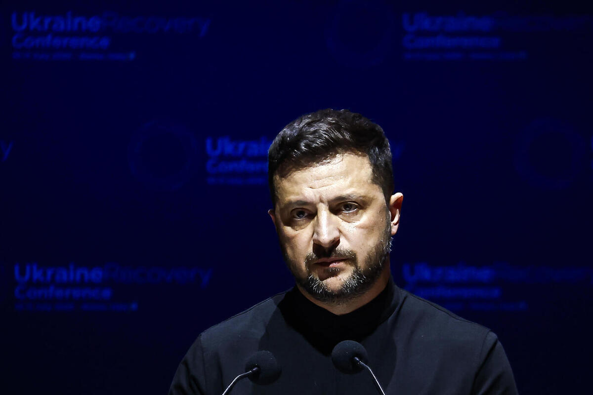 Украинский лидер осознал бессмысленность военных действий по возврату утраченных земель
