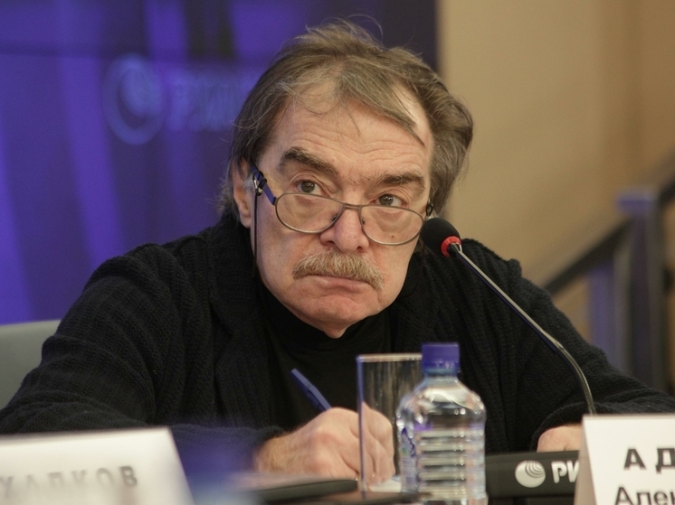 10 августа Александру Адабашьяну исполняется 80 лет. Актер, сценарист, режиссер и художник, он стал легендой советского и российского кино. Его работы с Никитой Михалковым вошли в золотой фонд кинематографа, а роль дворецкого Бэрримора в «Собаке Баскервилей» запомнилась миллионам зрителей.