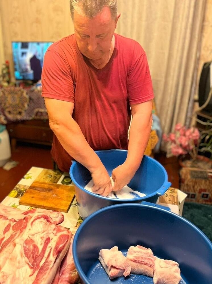 Глава Ульяновского района засолил сало