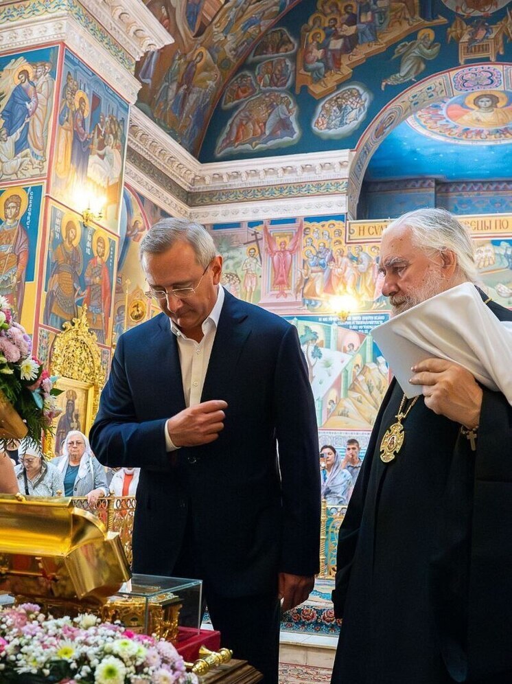 В Калуге Митрополия вместе с губернатором встречали ковчег с мощами святителя Тихона