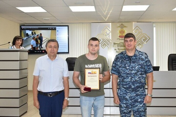 Таксист предотвратил обман пенсионерки на 600 тысяч рублей