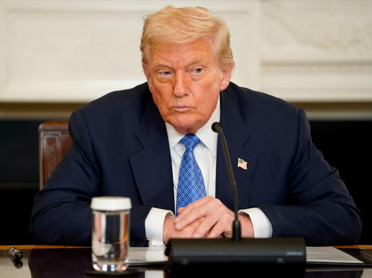Президент Дональд Трамп заявил, что встретится с президентом России Владимиром Путиным в следующую пятницу на Аляске после того, как ранее были обсуждены условия потенциального мирного соглашения о прекращении конфликта Украине, которое может включать “некоторый обмен территориями”