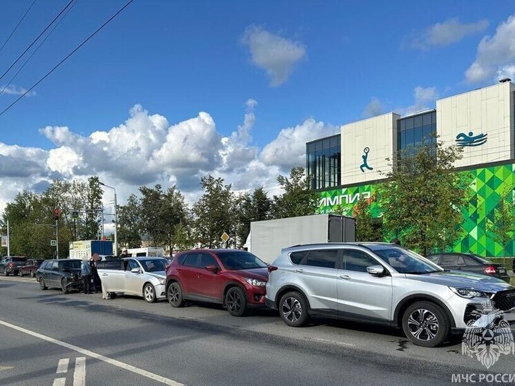Появились фото с места ДТП напротив ивановского спорткомплекса «Олимпия»