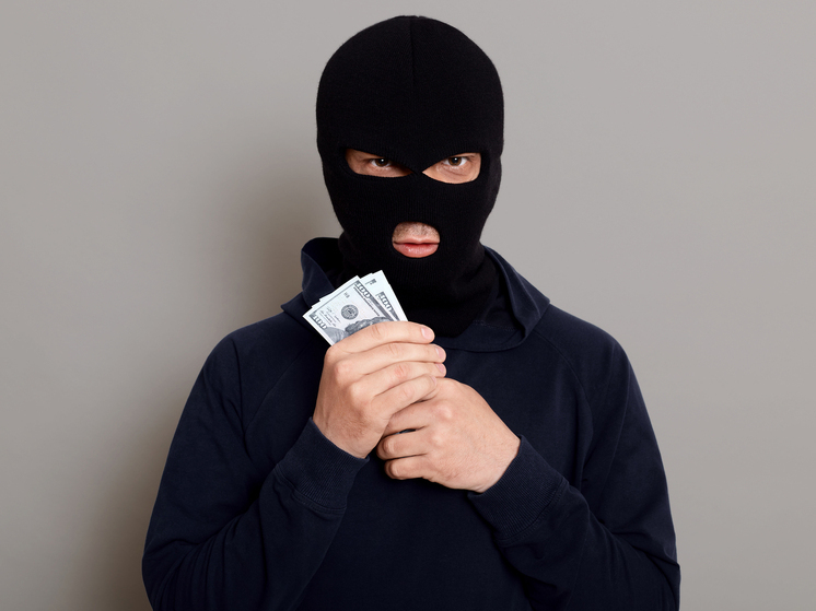 В Красноярске инженер стал жертвой мошенников, потеряв более 4 миллионов рублей