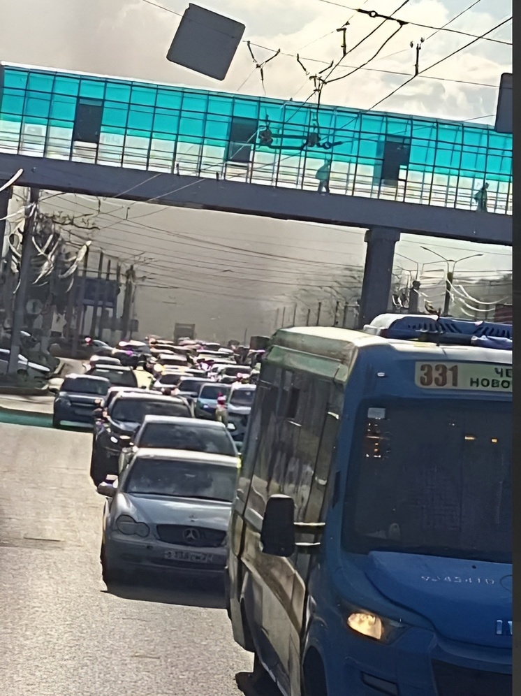 В Чебоксарах при пожаре в прицепе автомобиля пострадали пятеро, есть дети