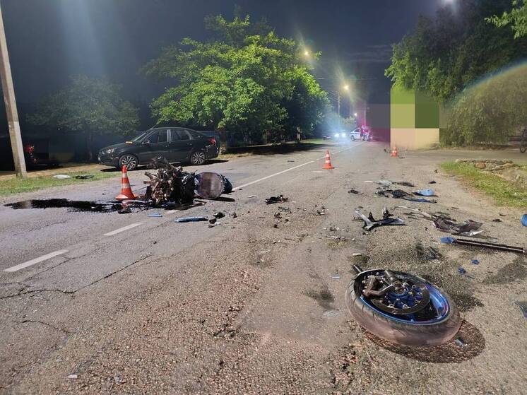 В Кочубеевском округе водитель легковушки сбила мотоциклиста без прав