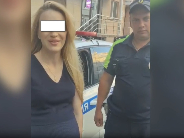 Упавшую в воронежском ТЦ беременную женщину полиция в момент доставила в больницу