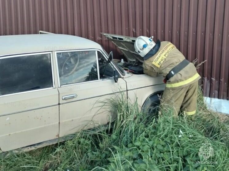 Автоледи попала в больницу после столкновения со забором в Козельске