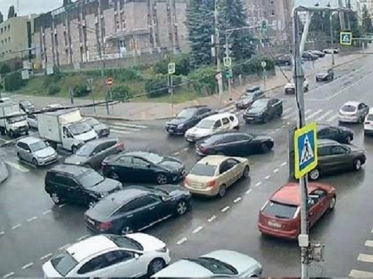 Липчан призвали соблюдать правила на перекрестке улиц Первомайская-Фрунзе