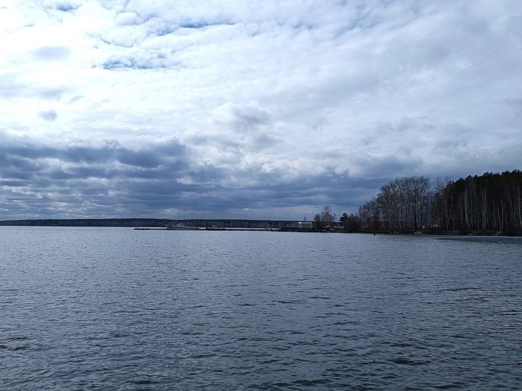 В карьере около отеля "Рамада" в Екатеринбурге утонул человек
