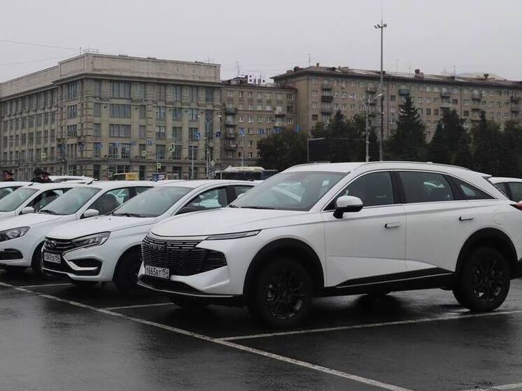 Полиции Новосибирска вручили 27 новых служебных автомобилей