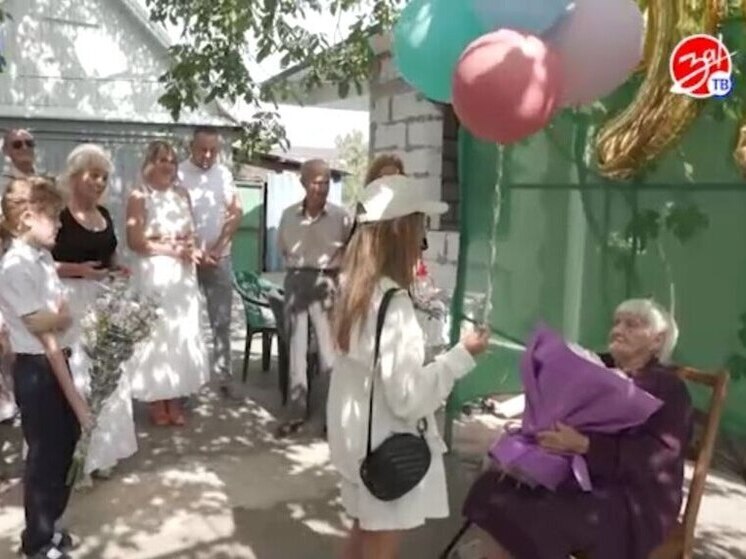 Ветерана в запорожской Семёновке поздравили с юбилеем