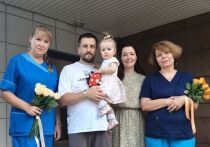 В Кирове отмечают первый день рождения Фаины, девочки, появившейся на свет 9 августа 2024 года с серьезным врожденным пороком сердца