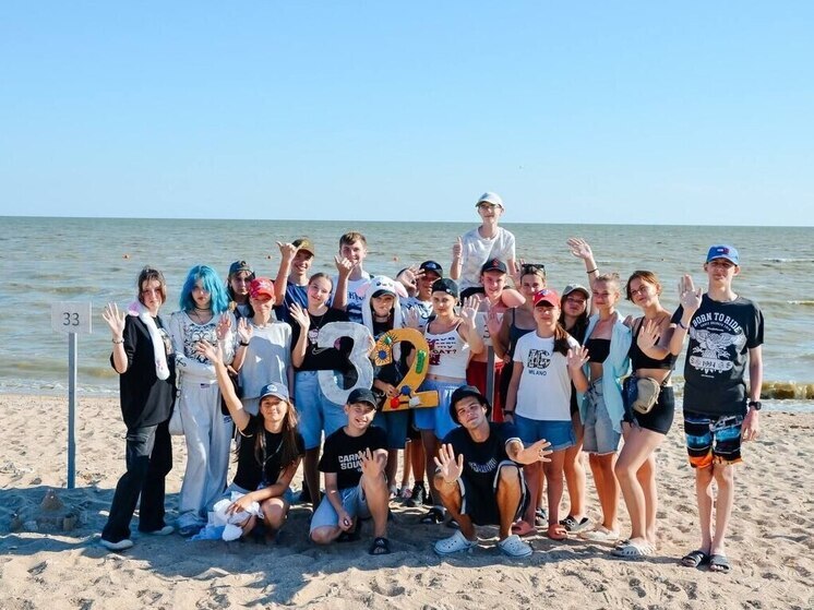 Дети работников Ясиновского коксохимзавода провели летний отдых на Азовском побережье