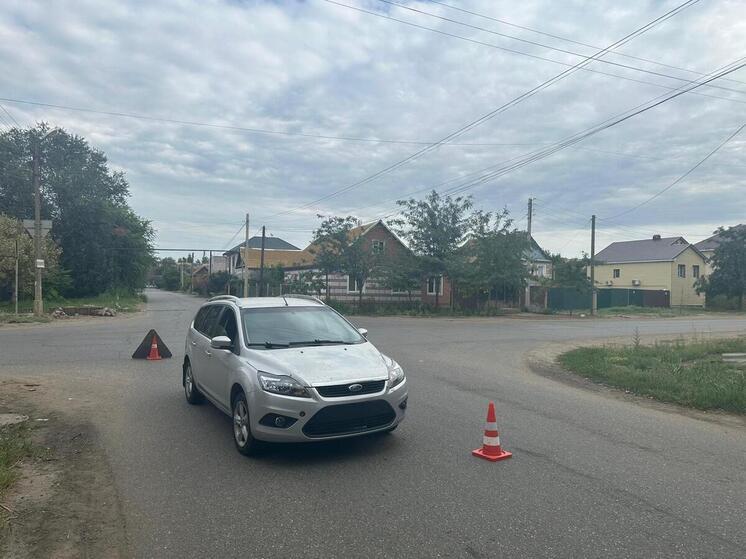 В Астрахани бабушка за рулем иномарки сбила подростка на самокате