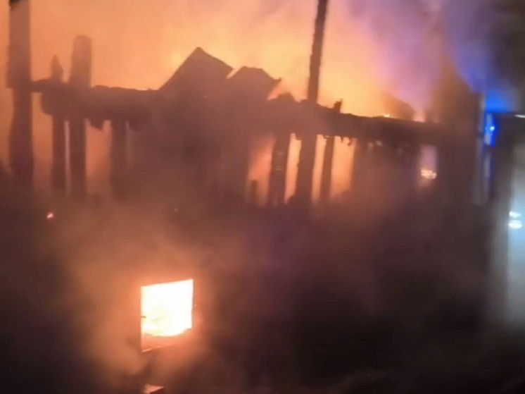 На улице Осиновой в Кургане сгорел жилой дом