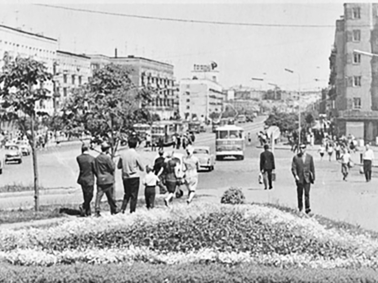 Калининградский госархив показал вид на Ленинский проспект в 1967 году