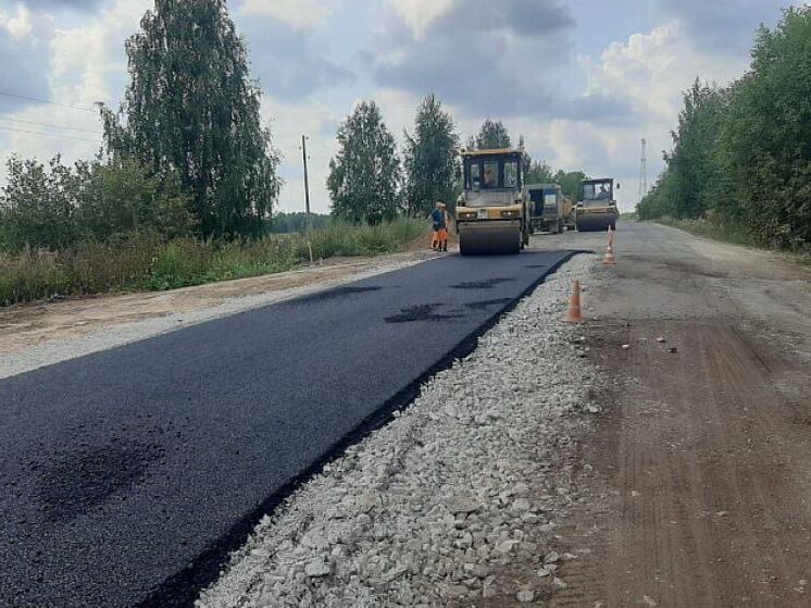 В Фалёнском районе кипит работа: дорога Фалёнки – Леваны преображается