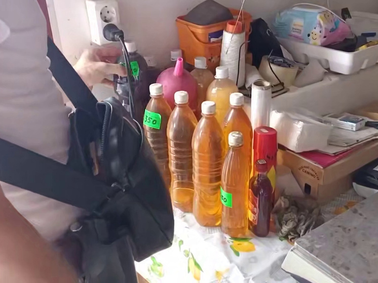 Жертвами суррогатной чачи «как у бабушки», купленной на адлерском рынке под видом домашней, стали 10 человек, еще двое в плохом состоянии