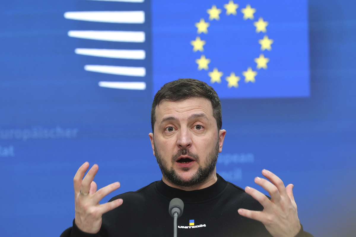 The Economist: расследования НАБУ против окружения Зеленского станут решающими на выборах