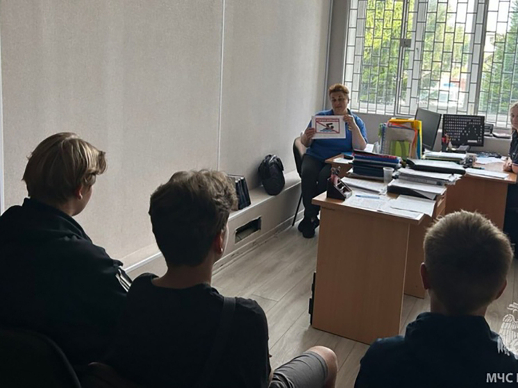 Калининградских подростков забрали в околоток за купание в неположенном месте