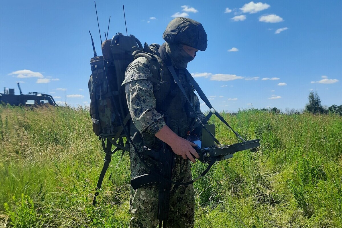 РИА: радикалы ВСУ используют тела сослуживцев для минирования перед отступлением