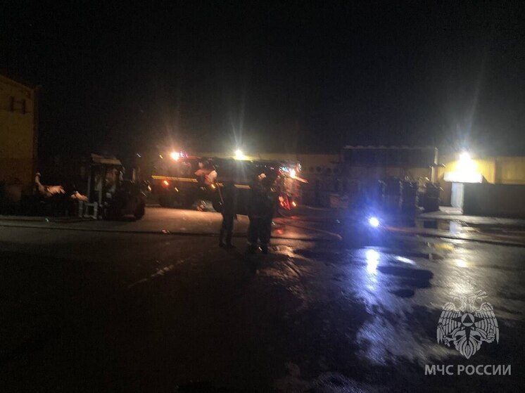В Крестецком округе горело здание на площади 1 тысяча «квадратов»