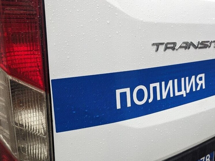 Кингисеппец поскандалил с соседкой по коммуналке и засунул ей в лифчик гранату