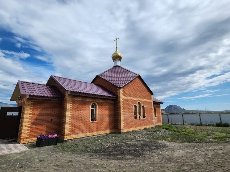 Божественная литургия состоялась в храме в честь преподобного Сергия Радонежского города Шагонара