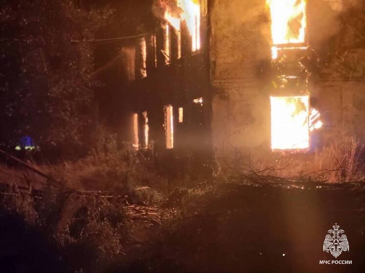 В расселенном доме в Тверской области произошел пожар
