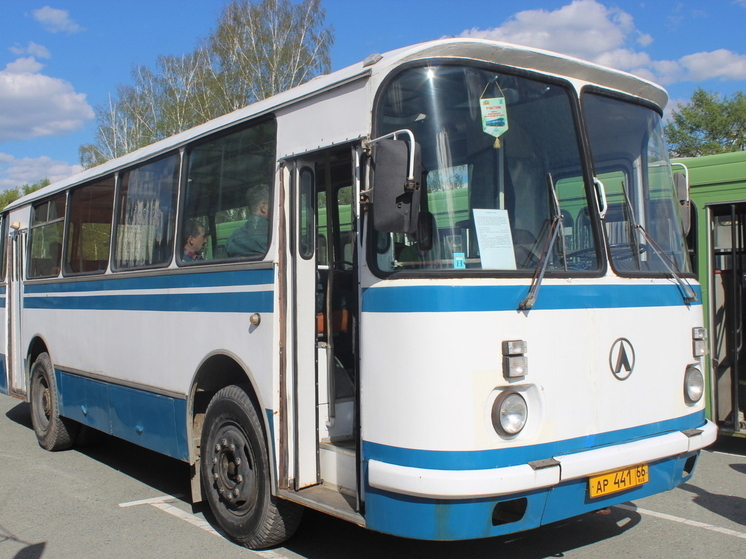 На Химмаше водитель BMW заблокировал проезд автобусу и угрожал водителю