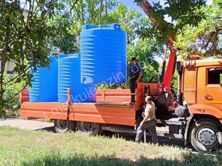 Шесть новых баков для воды установили в Донецке и Моспино