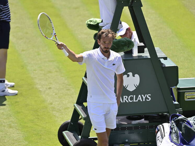 Медведев проиграл Уолтону во втором круге теннисного турнира в Цинциннати