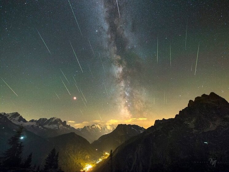 Близкая к полнолунию Луна снизит видимость метеоров Персеид в августе